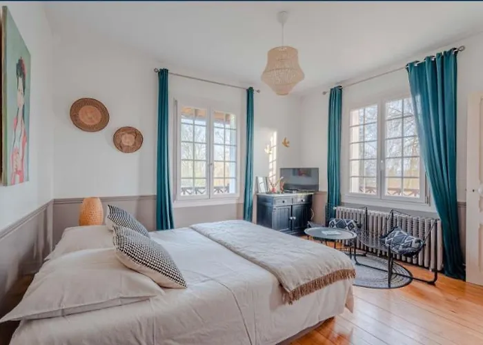 Il Etait Fois Bed & Breakfast 3*